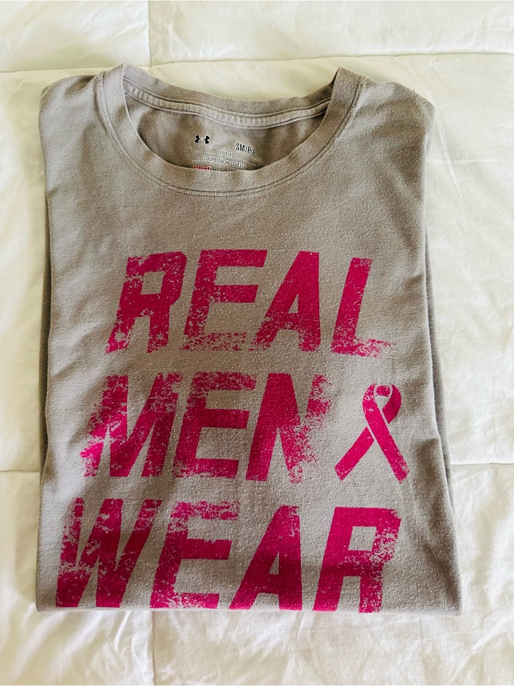 Under Armour HeatGear Real Men Wear Pink Heather Grey Men’s T-Shirt Size Small